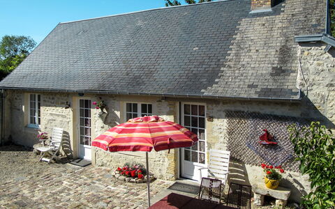 Les Lutins: Bâtiment, Propriété, Plante, Fenêtre, Ciel, À Déchaumer, Maison, Parapluie, Chalet, Biome