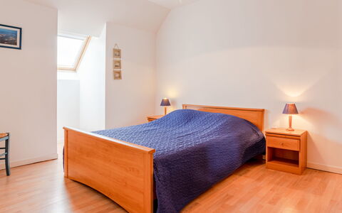 Néroli: Propriété, Meubles, Confort, Bois, Éclairage, Orange, Design Intérieur, Maison, Sol, Sol