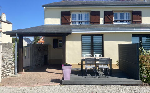 Barneville Carteret 620: Bâtiment, Fenêtre, Domicile, Maison, Zone Résidentielle, Toit, Porte, Façade, Architecture, Chalet