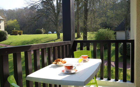 Le Parc de la Chaumière: Plante, Table, Meubles, Vaisselle, Aliments, Propriété, Vert, La Nature, Chaise, Arbre