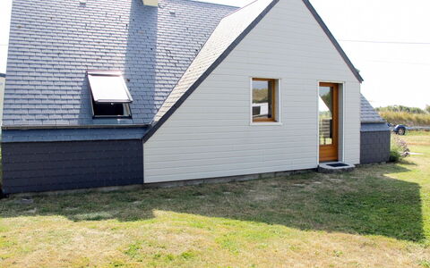 Neptune: Bâtiment, Propriété, Fenêtre, Ciel, Maison, Pente, Bois, Lot Terre, Herbe, Escaliers