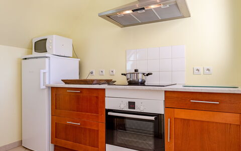 Neptune: Cabinetry, Bâtiment, Comptoir, Propriété, Meubles, Tiroir, Cuisine, Bois, Design Intérieur, Maison