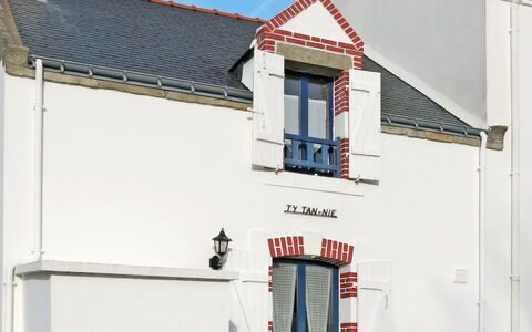Ty Tan-Nie: Plante, Ciel, Bâtiment, Propriété, Fenêtre, Maison, Lot Terre, Chalet, Ligne
