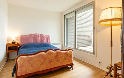 Cabourg 100: Meubles, Lit, Design Intérieur, Chambre, Sol, Sol, Mur, Drap De Lit, Literie, Bois