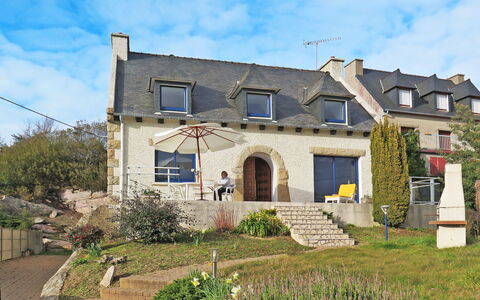 Etoile de Mer: Ciel, Plante, Nuage, Fenêtre, Bâtiment, Lot Terre, Herbe, Zone Résidentielle, Chalet, Maison
