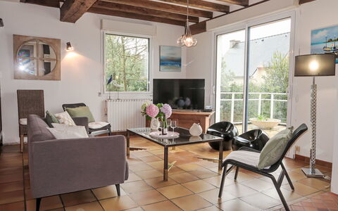 Etoile de Mer: Meubles, Propriété, Bois, Canapé, Design Intérieur, Sol, Ombre, Sol, Salon, Dur