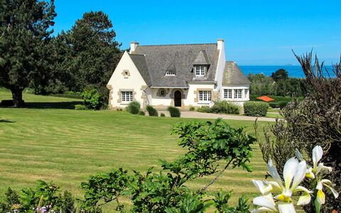 La Rotonde: Ciel, Plante, Bâtiment, Fleur, Arbre, Paysage Naturel, Maison, Fenêtre, Lot Terre, Chalet