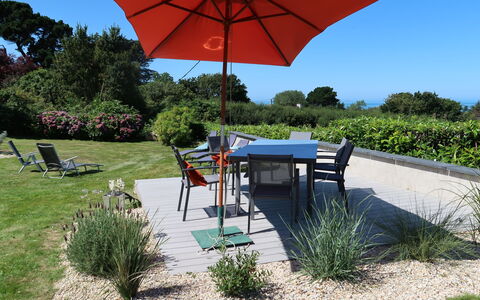 La Rotonde: Plante, Table, Propriété, Communauté Des Plantes, Meubles, La Nature, Arbre, Ciel, Parapluie, Ombre