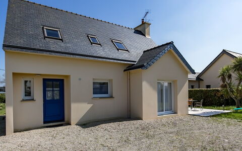 L'Hermine: Ciel, Plante, Propriété, Bâtiment, Fenêtre, Maison, Porte, Lot Terre, Chalet