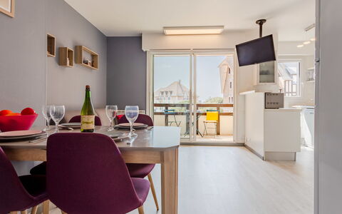 Galion 1 et 2: Meubles, Table, Chaise, Design Intérieur, Architecture, Bois, Salon, Sol, Sol, Cadre