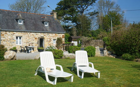Chez Jeanne: Ciel, Plante, Meubles, Fenêtre, Bâtiment, La Nature, Arbre, Chaise, Mobilier De Jardin, Lot Terre