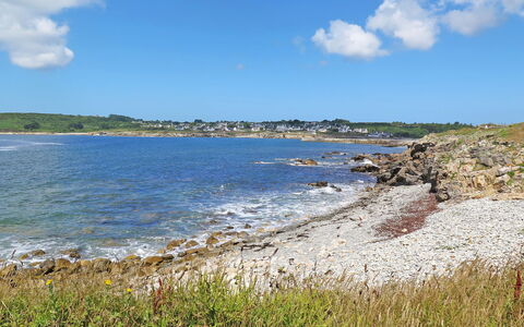 Pors Bae: Nuage, L'Eau, Ciel, Ressources En Eau, Plante, Paysage Naturel, Végétation, Cotiers Et Relief Océaniques, Lac, Cours D'Eau