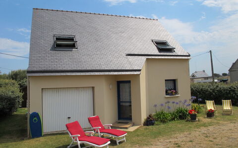 L'Appel du Large: Nuage, Plante, Ciel, Bâtiment, Propriété, Fenêtre, Maison, Ombre, Architecture, Lot Terre