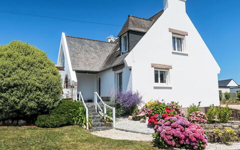 Reve de Mer: Plante, Ciel, Bâtiment, Propriété, Fenêtre, Fleur, Maison, Lot Terre, Arbre, Chalet