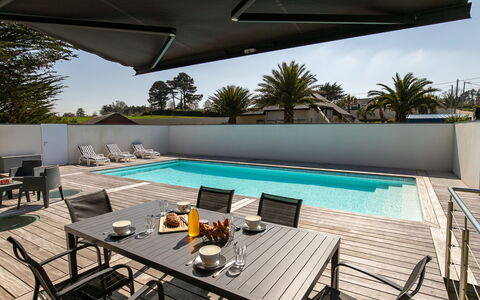 Villa de la Baie: Piscine, Mobilier De Jardin, Meubles, Recours, Ombre, Composite, Eco Hôtel, Chaise, Plate-Forme, Patio