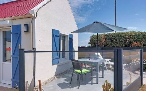 Ti an Aod: Domicile, Porte, Composite, Balcon, Chalet, Ombre, Porche, Siding, Balustrade, Plate-Forme