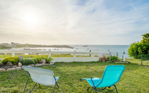 Ti an Aod: Nuage, Ciel, Plante, L'Eau, Meubles, Chaise, La Nature, Vert, Bleu Azur, Paysage Naturel