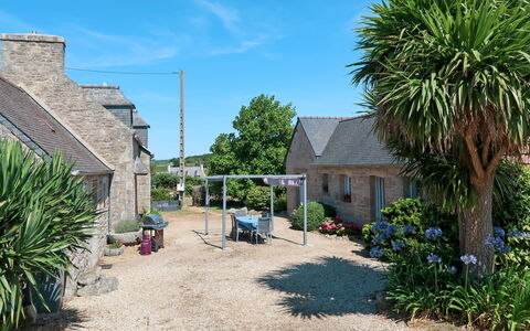Ker Maeziou: Propriété, Maison, Immobilier, Arbre, Botanique, Famille Grass, Bâtiment, Domicile, Quartier, Village