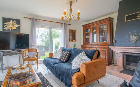 Ty Nevez: Cadre, Meubles, Propriété, Canapé, Bois, Bâtiment, Design Intérieur, Architecture, Table, Sol