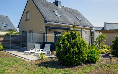 Rève de Plage: Plante, Ciel, Fenêtre, Bâtiment, Maison, Nuage, Lot Terre, Ombre, Chalet, Quartier