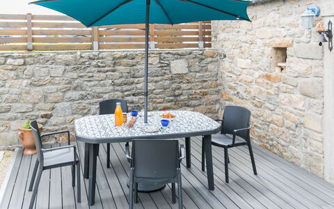 Ty Kerveal: Table, Meubles, Propriété, Chaise, Tableau De Plein Air, Bleu Azur, Bois, Mobilier De Jardin, Parapluie, Ombre