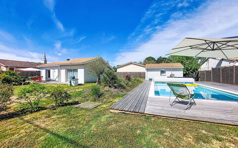 Mon Poussin: Zone Résidentielle, Domicile, Maison, Toit, Piscine, Composite, Biens, Recours, Chalet, Eco Hôtel