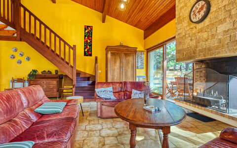 Le Hameau du Point du Jour: Design Intérieur, Meubles, Sol, Bois, Plafond, Sol, Pièce, Tache De Bois, Salon, Canapé