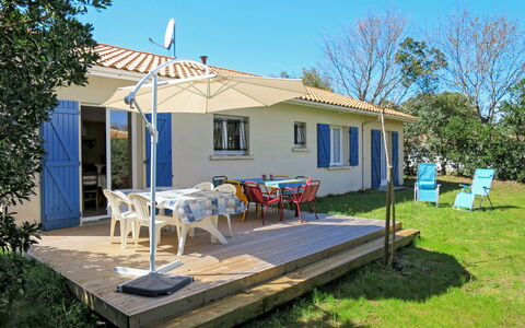 Caberal: Ciel, Propriété, Bâtiment, Fenêtre, Meubles, Table, Plante, La Nature, Ombre, Arbre