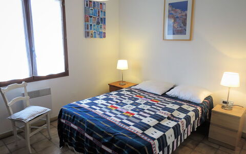 Caberal: Meubles, Propriété, Fenêtre, Confort, Textile, Bois, Éclairage, Design Intérieur, Cadre De Lit