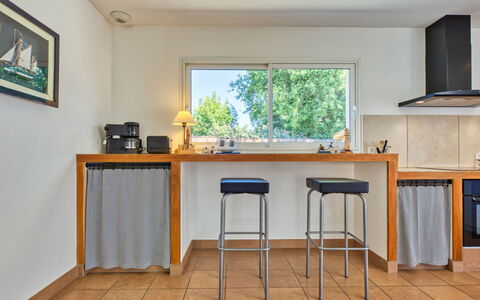 Mimosa: Comptoir, Cabinetry, Meubles, Propriété, Cadre, Fenêtre, Evier, Évier, Bâtiment, Bois