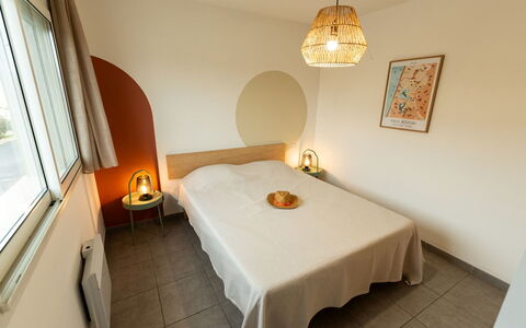 Vieux-Boucau 612: Lit, Meubles, Design Intérieur, Chambre, Mur, Sol, Sol, Bois, Drap De Lit, Literie