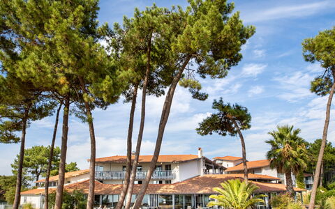 Sowell Family Pignada Plage: Bâtiment, Plante, Propriété, Fenêtre, Lot Terre, Design Urbain, Paysage, Quartier, Herbe, Loisir