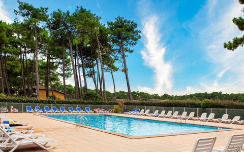 Soustons 645: Nuage, L'Eau, Ciel, Plante, Meubles, Piscine, La Nature, Arbre, Bleu Azur, Balancelle