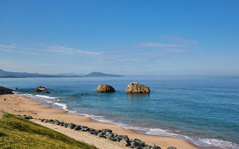 Biarritz 602: Bleu, L'Eau, Plan D'Eau, Horizon, Côte, Plage, Roche, Mer, Cotiers Et Relief Océaniques, Été