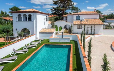 Villas Odalys Collection Orée de Milady 602.1: Façade, Architecture, Piscine, Domicile, Hacienda, Biens, Villa, Cour, Balcon, Manoir