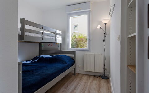 Cabourg 550: Design Intérieur, Sol, Sol, Meubles, Bois, Chambre, Plafond, Pièce, Lit, Appartement