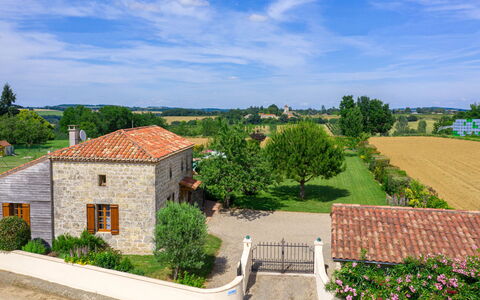 Madaillan: Plante, Ciel, Nuage, Propriété, Bâtiment, Fenêtre, Arbre, Lot Terre, Maison, Porte