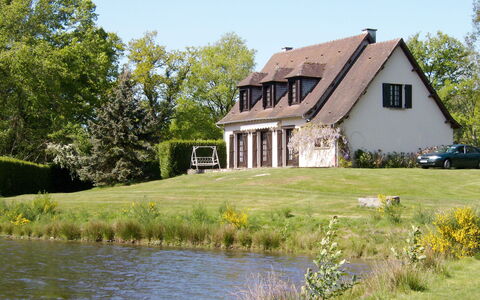 Marchives: L'Eau, Plante, Bâtiment, Ciel, Fenêtre, Arbre, La Nature, Botanique, Paysage Naturel, Maison