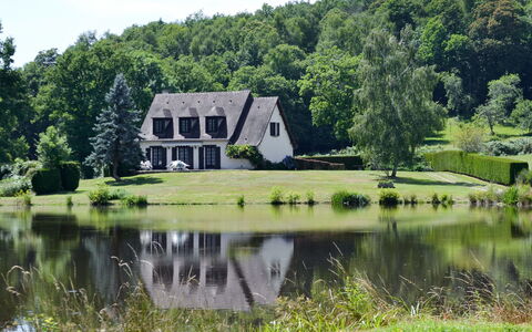 Marchives: L'Eau, Plante, Bâtiment, Propriété, Ciel, Vert, Arbre, Environnement Naturel, Paysage Naturel, Lot Terre
