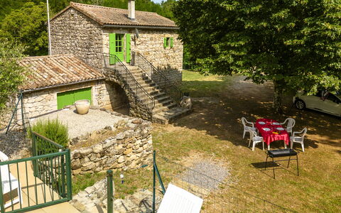 Le Moulin: Plante, Propriété, Bâtiment, Arbre, Roue, Lot Terre, Table, Herbe, Ciel