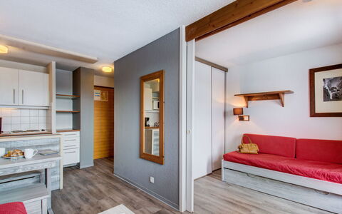 Tignes 655: Meubles, Bâtiment, Cabinetry, Cadre, Bois, Confort, Porte, Tiroir, Orange, Salon
