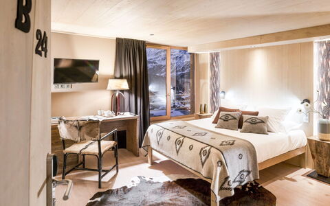 Tignes 657: Chambre, Meubles, Pièce, Lit, Propriété, Design Intérieur, Cadre De Lit, Plafond, Bâtiment, Drap De Lit