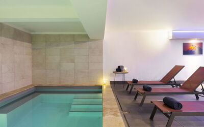Les Menuires 652: Table, Bois, Sol, Sol, Loisir, Piscine, Bâtiment, Immobilier, Composite, Dur
