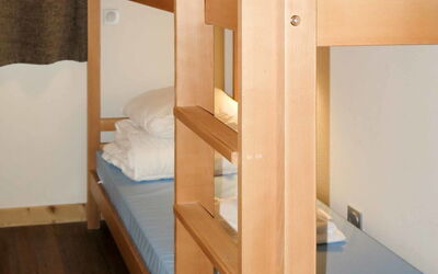 Le Coeur des Loges 655.2: Meubles, Lit Superposé, Lit, Pièce, Étagère, Hôtel, Rayonnage, Dortoir, Bâtiment