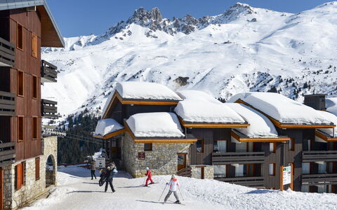 Méribel-Mottaret 734: Montagne, Ciel, Neige, Propriété, Blanc, Fenêtre, Bâtiment, Pente, Glacial Relief, Gelé