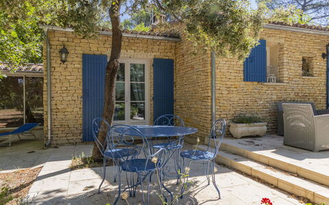 La Pinède: Porte, Mobilier De Jardin, Meubles, Domicile, Chaise, Ombre, Chalet, Arrière-Cour, Cour, Jardin