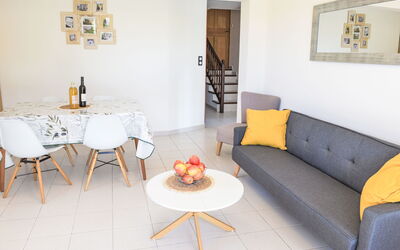 Le Platane 603.2: Meubles, Design Intérieur, Sol, Sol, Bois, Table, Chaise, Pièce, Canapé, Salon