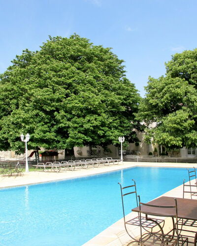 Bauduen 603: L'Eau, Plante, Ciel, Propriété, Meubles, Piscine, Chaise, La Nature, Bleu Azur, Nuage