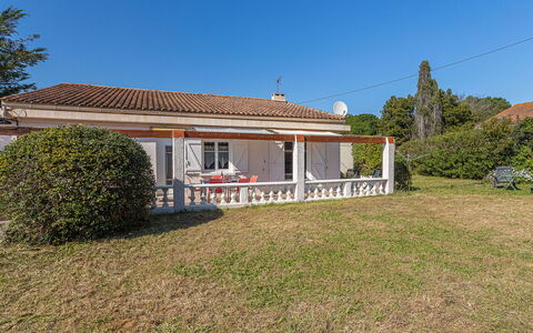 La Pitchoune: Maison, Domicile, Toit, Zone Résidentielle, Arbuste, Chalet, Biens, Ferme, Porte, Porche