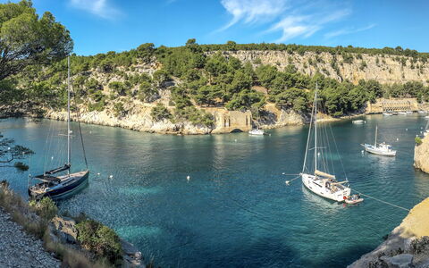 Six Fours 617: L'Eau, Nuage, Ciel, Bateau, Plante, Navire, Ressources En Eau, Jour, Véhicule, Bleu Azur